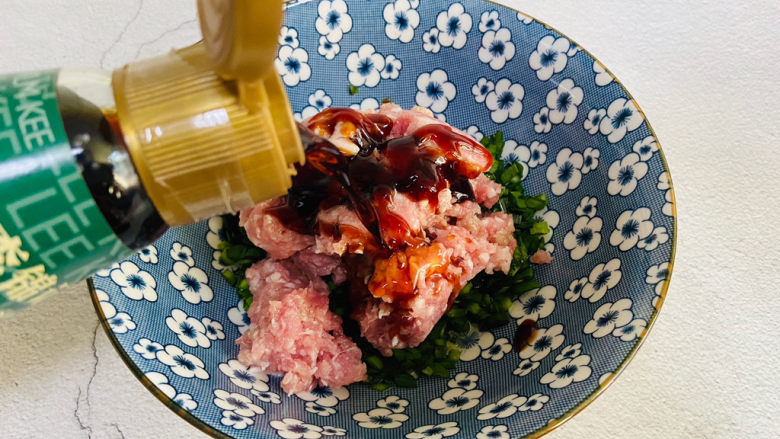 韭菜猪肉馅水饺,一勺<a style='color:red;display:inline-block;' href='/shicai/ 864'>蒸鱼豉油</a>