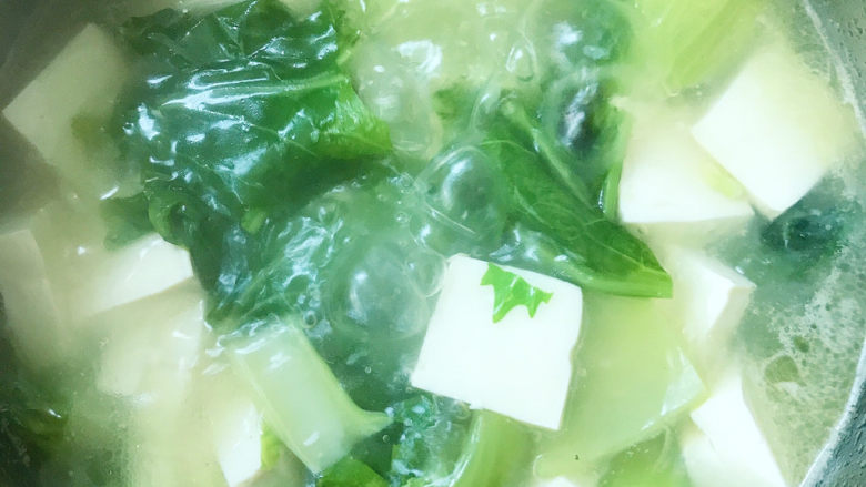 芥菜豆腐汤,加盐