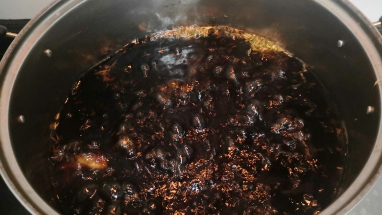 迷迭香蜂蜜烤鸭,大火烧开后,关火,凉凉