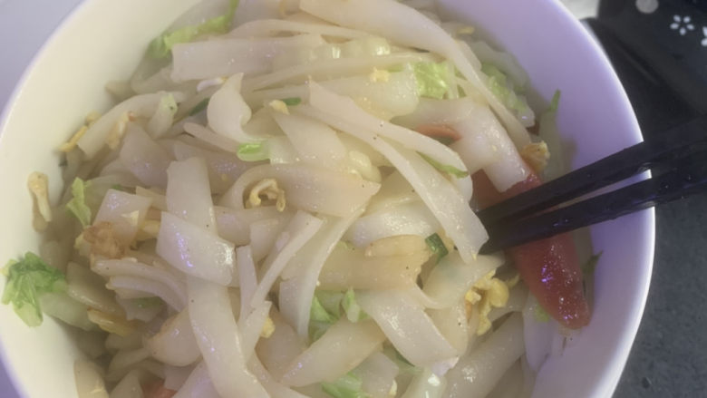 炒河粉,香喷喷的炒河粉就做好了