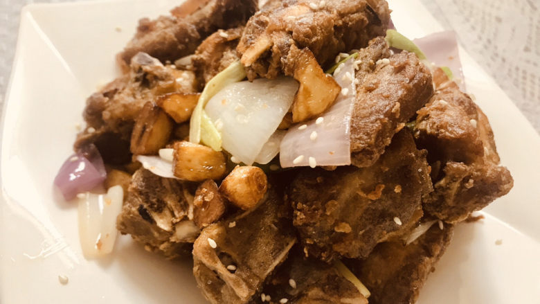 金蒜排骨,来吧,直接上手~