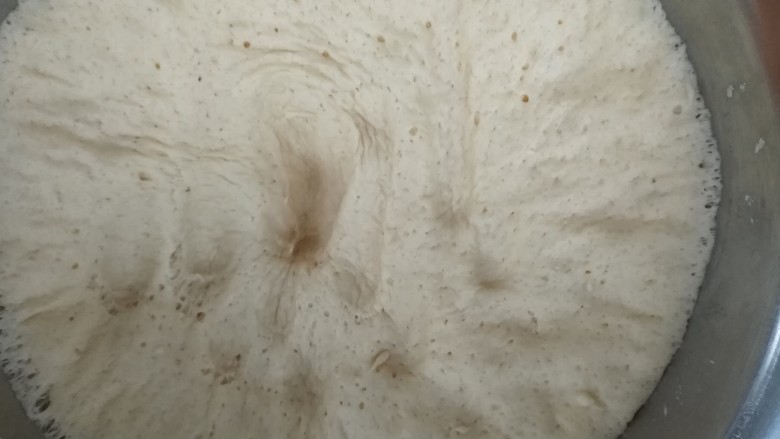 全麦面包,没有塌陷的,好面团