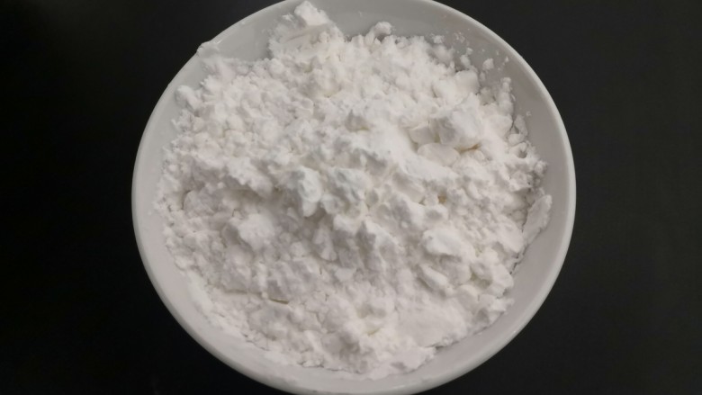 自做豌豆凉粉,准备好,200克豌豆淀粉