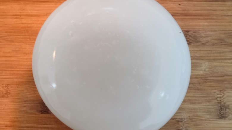 自做豌豆凉粉,凉粉,凝固定型后,倒出