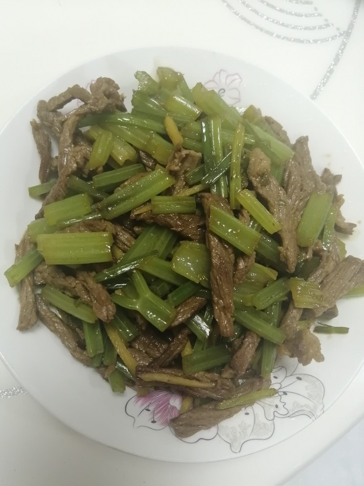 牛肉丝炒芹菜,成品1