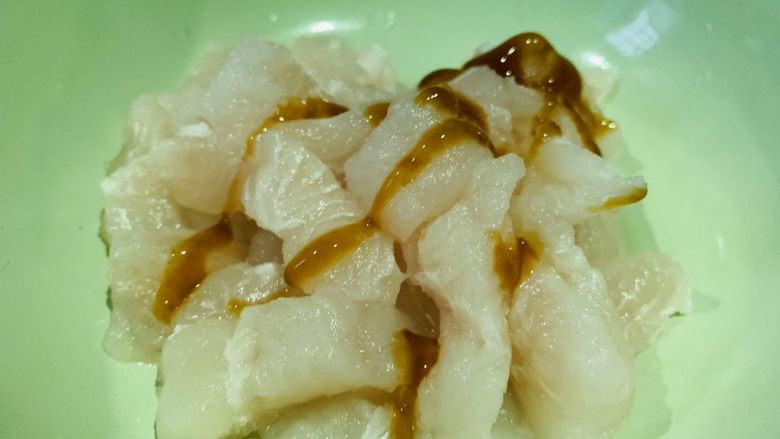 酸汤龙利鱼,加<a style='color:red;display:inline-block;' href='/shicai/ 721'>蚝油</a>,
