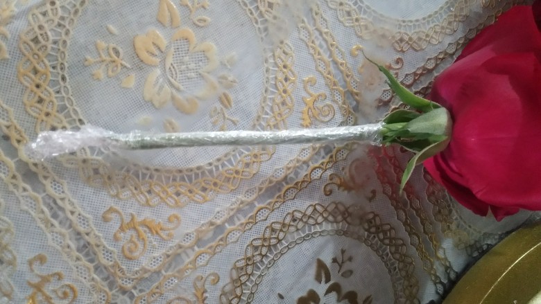 鲜花皇冠蛋糕,这是包好的样子,包好全部