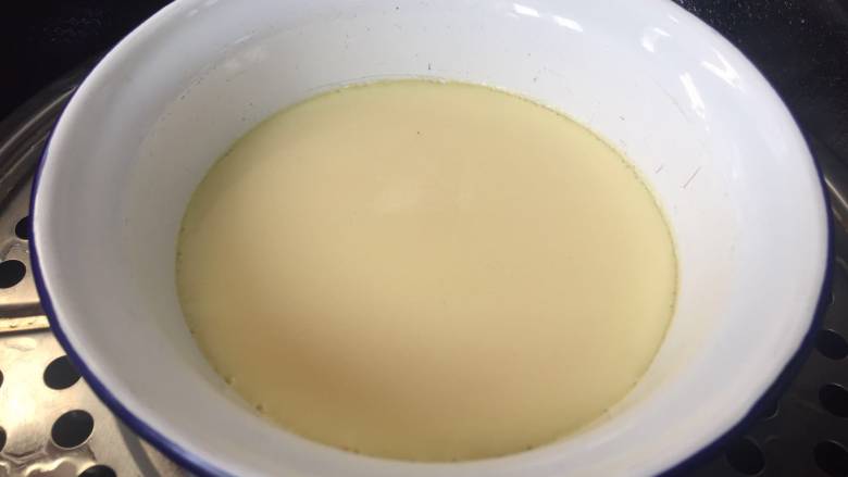 银鱼蒸蛋,大火蒸6分钟