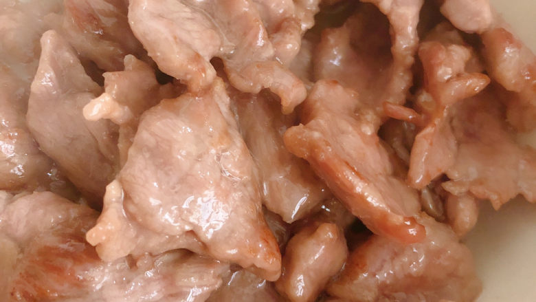 小炒牛肉(不辣),盛出来备用