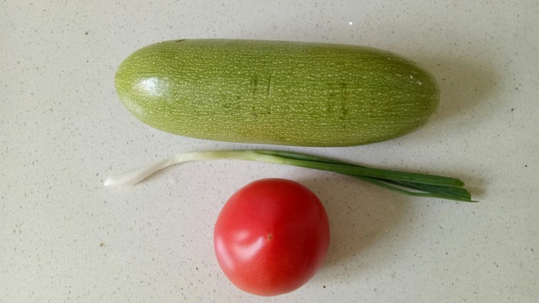 番茄炒西葫芦,准备好食材