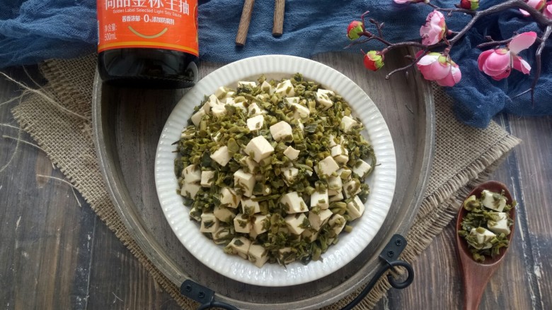 凉拌香椿,简单又美味!
