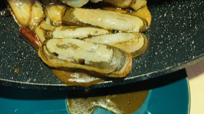 辣炒蛏子,出锅;