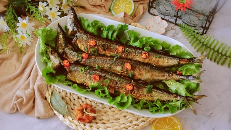 干煎秋刀鱼,摆盘即食