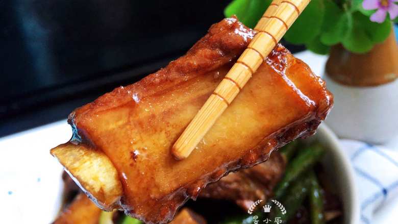 四季豆烧排骨,排骨超级诱人,四季豆也很好吃,我家小朋友特别喜欢~
