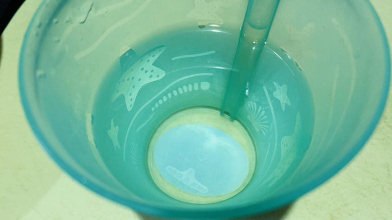 银鱼蒸蛋,温开水,备用;