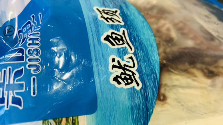 香辣鱿鱼须,鱿鱼须一包;