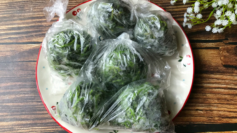 野菜的保存方法,然后放入冰箱冷冻起来