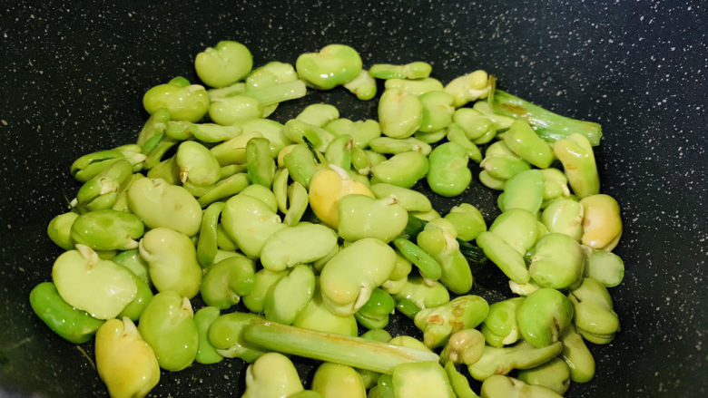 葱油蚕豆,加蚕豆;