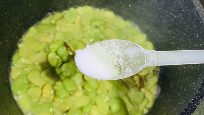 葱油蚕豆,加盐;