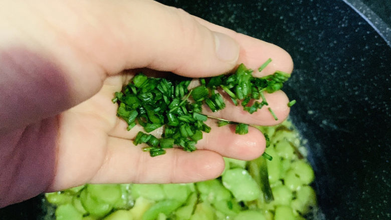 葱油蚕豆,加葱粒;