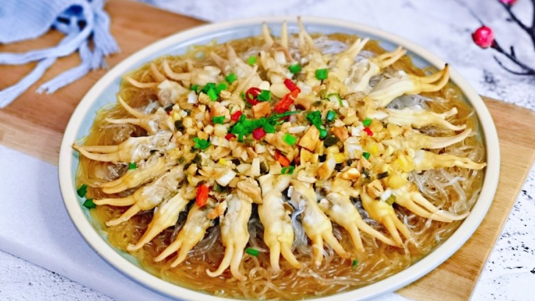 清蒸蛏子,鲜美,营养丰富。
