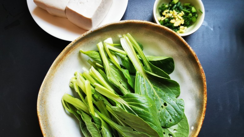 蛋炒饭（家常简洁版）,青菜豆腐汤