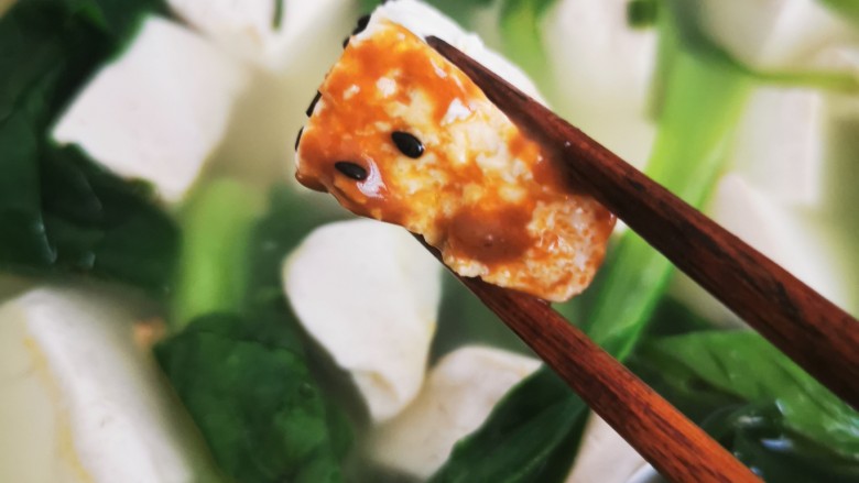 蛋炒饭(家常简洁版),沾辣酱,爽口。