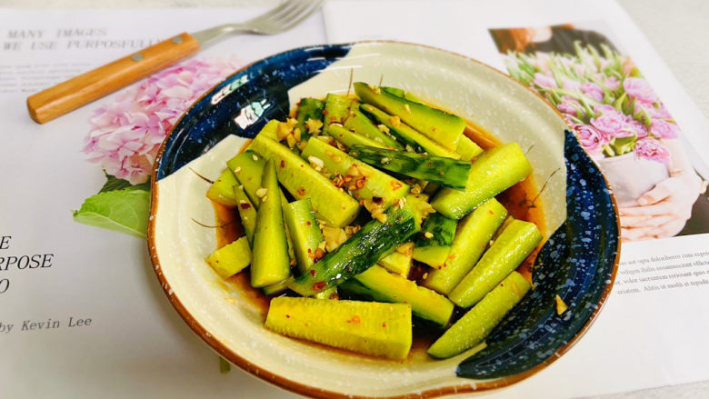 酸辣黄瓜条-开胃小菜,酸辣黄瓜条,夏天必备的开胃小菜