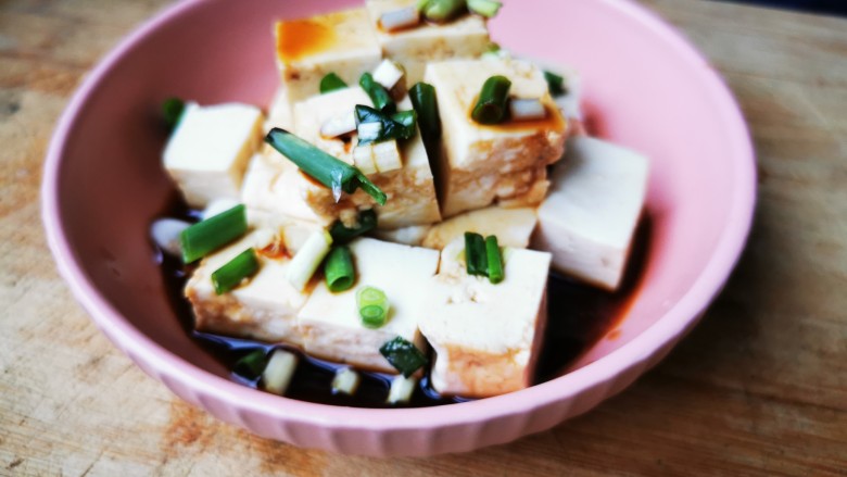 苏式酱油chua豆腐,淋些<a style='color:red;display:inline-block;' href='/shicai/ 5506'>麻油</a>