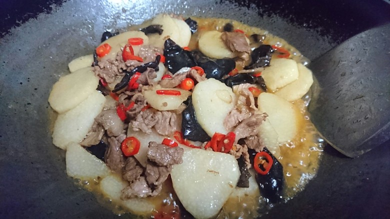 山药炒肉片,一点蚝油,少许水大火至收汁即可