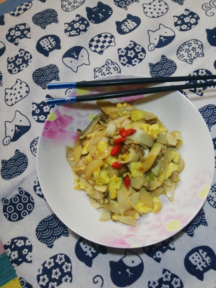 杏鲍菇炒鸡蛋
