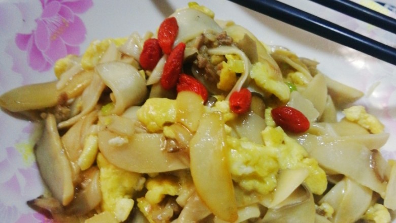 杏鲍菇炒鸡蛋,美味开启!!😁