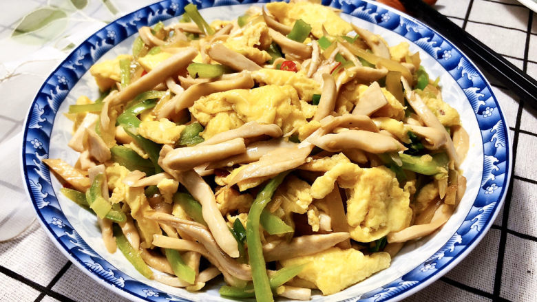 杏鲍菇炒鸡蛋➕淡黄杨柳又催春,成品