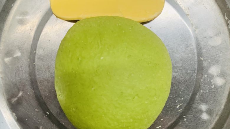 麻薯欧包(保证Q糯),加入揉面分量里的黄油,黄油不用软化。
