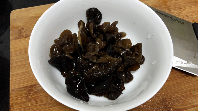 杏鲍菇炒鸡蛋➕ 江亭晚色静年芳,捞出控水