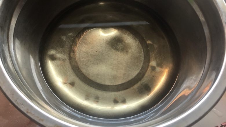 十寸古早蛋糕,<a style='color:red;display:inline-block;' href='/shicai/ 140122'>玉米油</a>称重