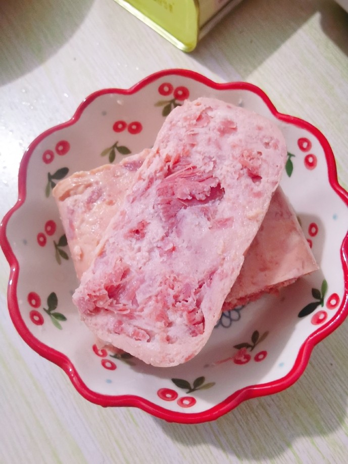 火腿午餐肉蔬菜饭团,<a style='color:red;display:inline-block;' href='/shicai/ 427'>午餐肉</a>备用