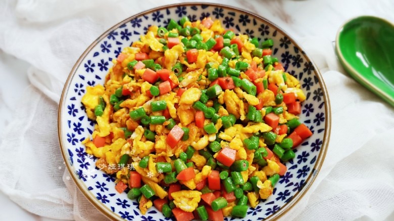 豇豆炒鸡蛋,颜色艳丽又好吃!