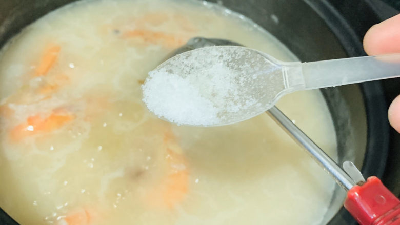 鲜虾干贝粥,加盐;