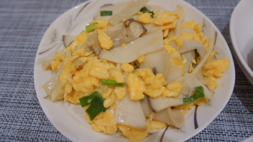 杏鲍菇炒鸡蛋