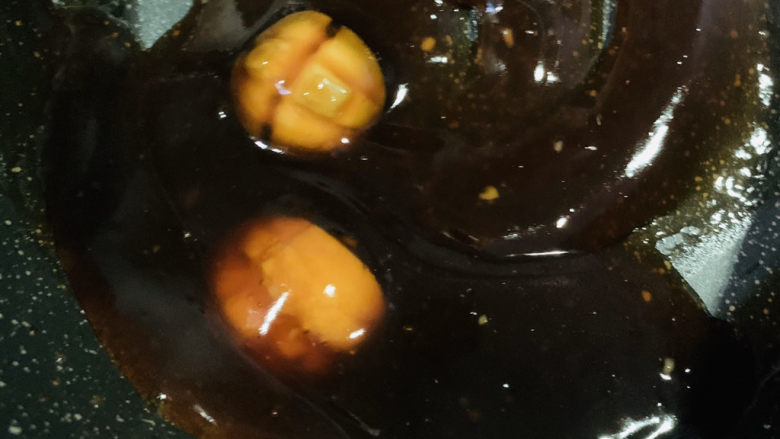 鲍鱼捞饭,搅拌均匀;