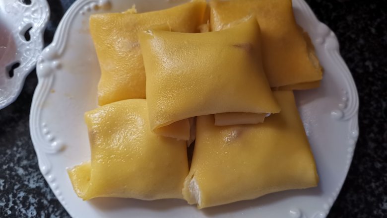 手把手教你做,超级好看,也超级好吃的芒果班戟,成品图