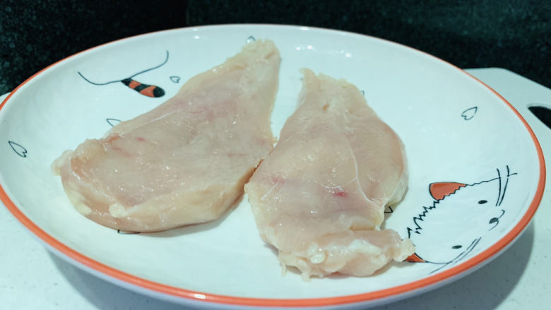 照烧鸡胸肉,<a style='color:red;display:inline-block;' href='/shicai/ 101'>鸡胸肉</a>洗净,切半;