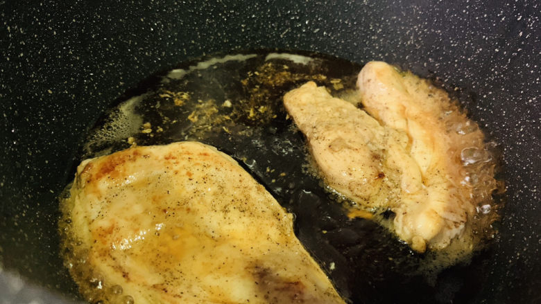照烧鸡胸肉,两面金黄;