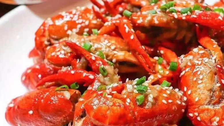 吮指蒜蓉虾,有了美味的酱料,蒜蓉虾就手到擒来了,后续有操作流程,多多关注哦!