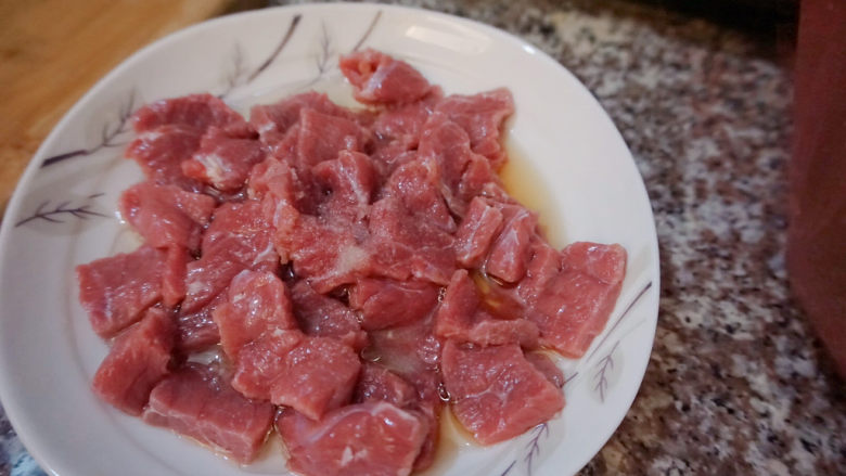 西兰花炒牛肉,加料酒