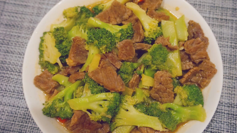西兰花炒牛肉,是不是超级简单呀~