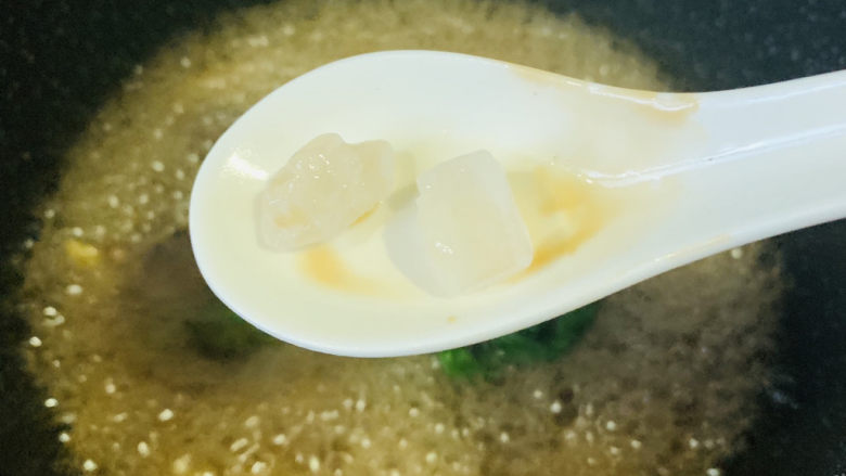 香辣卤鸡爪,加2个<a style='color:red;display:inline-block;' href='/shicai/ 866'>冰糖</a>;