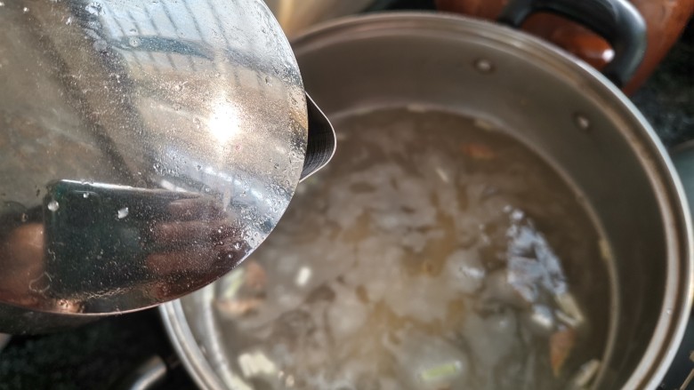 营养美味还可强身健体的海蛎粥,你值得拥有,加点油,防止溢锅