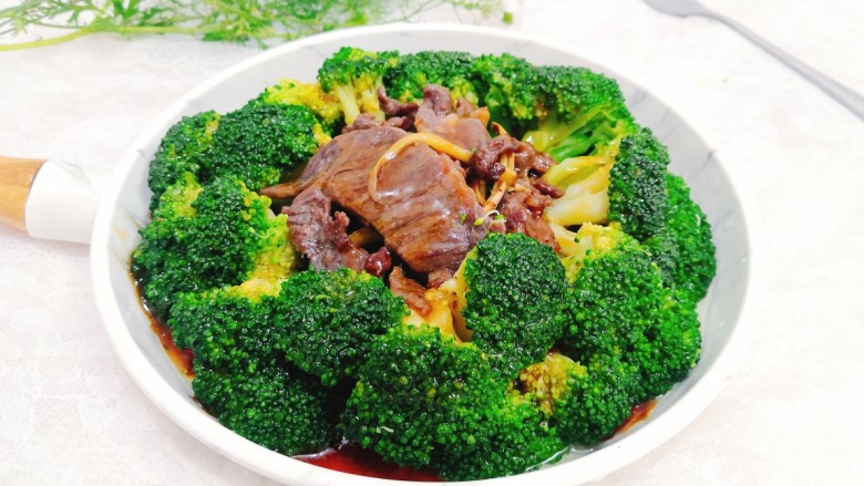 西兰花炒牛肉,上桌,开吃啦